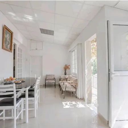 Feriehus Maro's Village House *